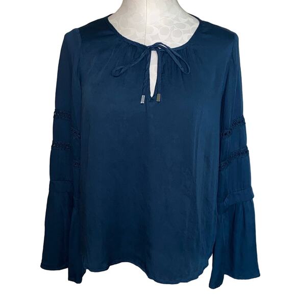 Lovestitch Boho style flared sleeve blue top pullover with front tie size small - Picture 7 of 8